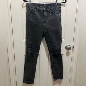 FREE with bundle of 1+ other item - GAP Black Denim True Skinny size 27